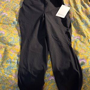Lululemon Black Ribbed Cropped Leggings
